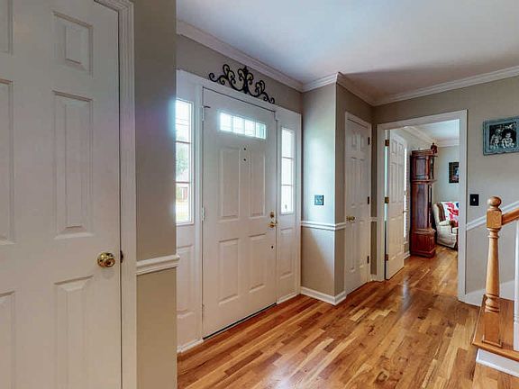 3rd image of 313 Constitution Ct