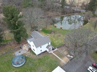 1385 County Line Rd, Quakertown, PA 18951