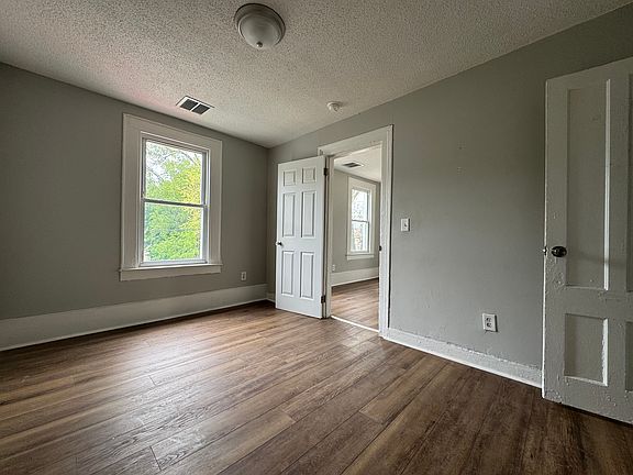 3rd image of 354 Blatchley Ave #B2