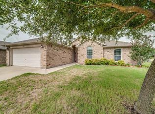 5201 Ambassador Dr, Midlothian, TX 76065
