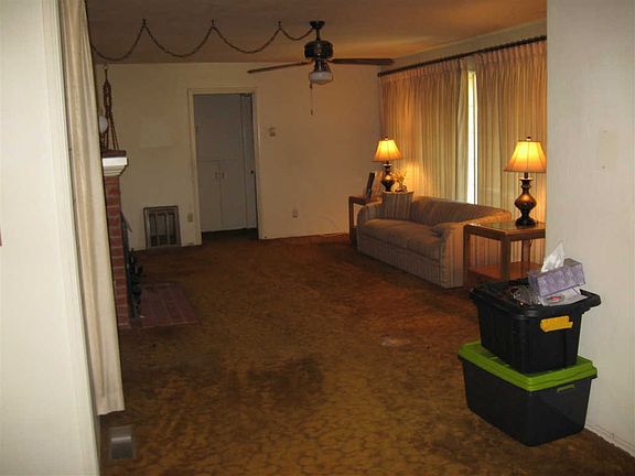 4th image of 1557 Greenfield Dr