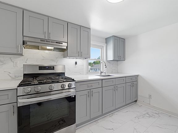 4th image of 76 Schuyler Ave #2