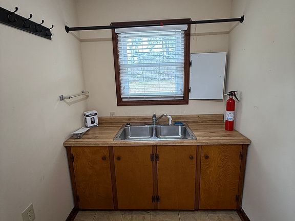 5th image of 881 Belvedere Clearwater Rd