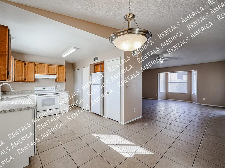 630 E Jensen St #128 — Photo 10