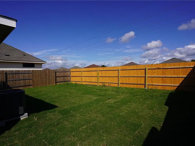 131 Trailstone Dr — Photo 20