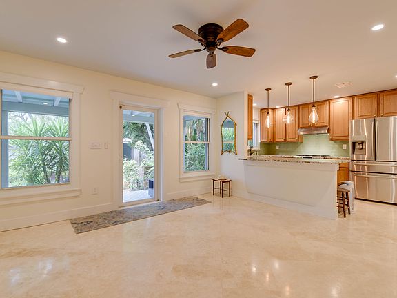 5th image of 3108 Riviera Dr
