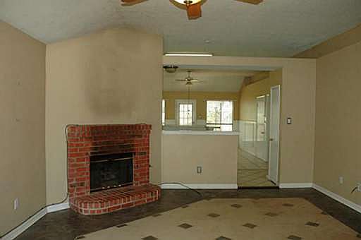3rd image of 1710 Creekway Dr