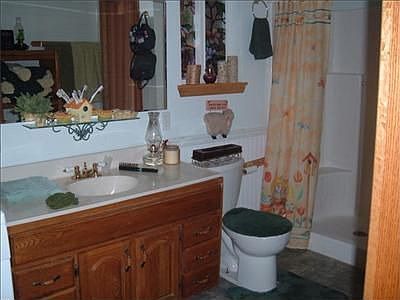 4th image of 109 Portal St