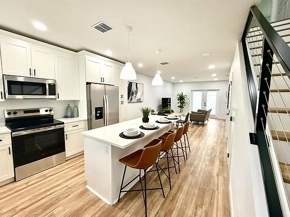 5th image of 8108 N GREENWOOD AVENUE