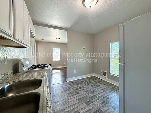 2825 Sanford St #5 Photo 1