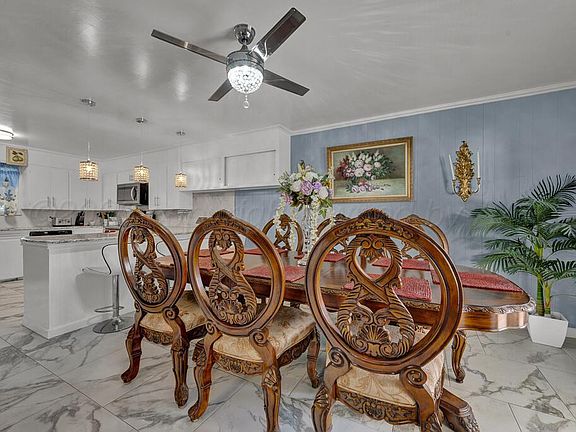 5th image of 1715 Grape Ln