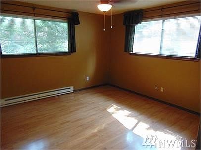 5th image of 740 E Ballantrae Dr