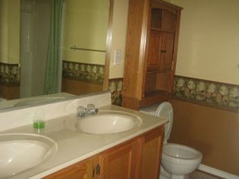 3rd image of 108 Croatan Ct