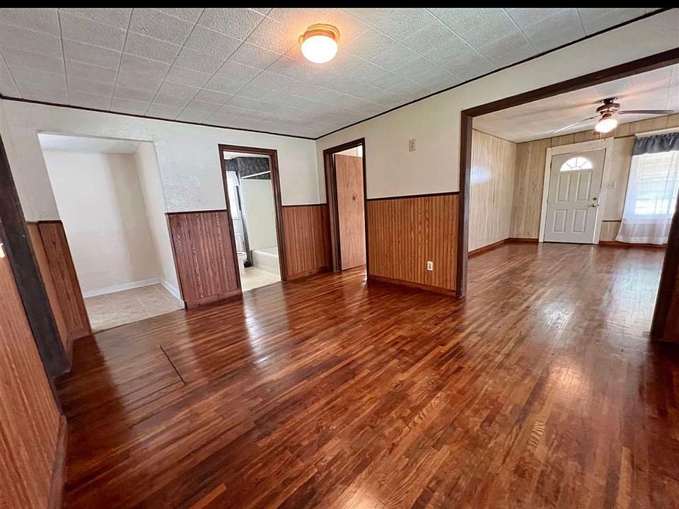 1st image of 814 N 6th St