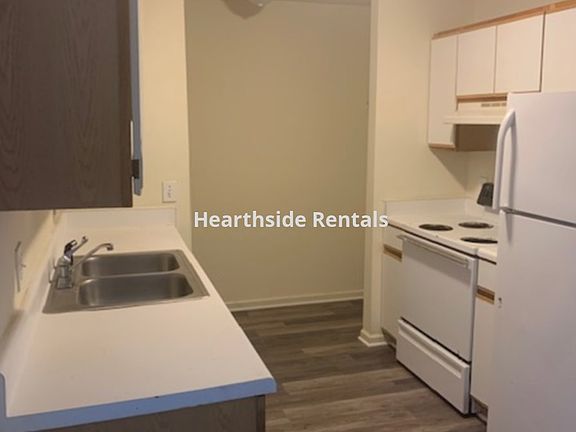3rd image of 3103-01 Sherwin Dr