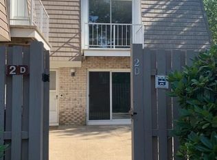 2 Caddy Rock Rd APT D, North Kingstown, RI 02852