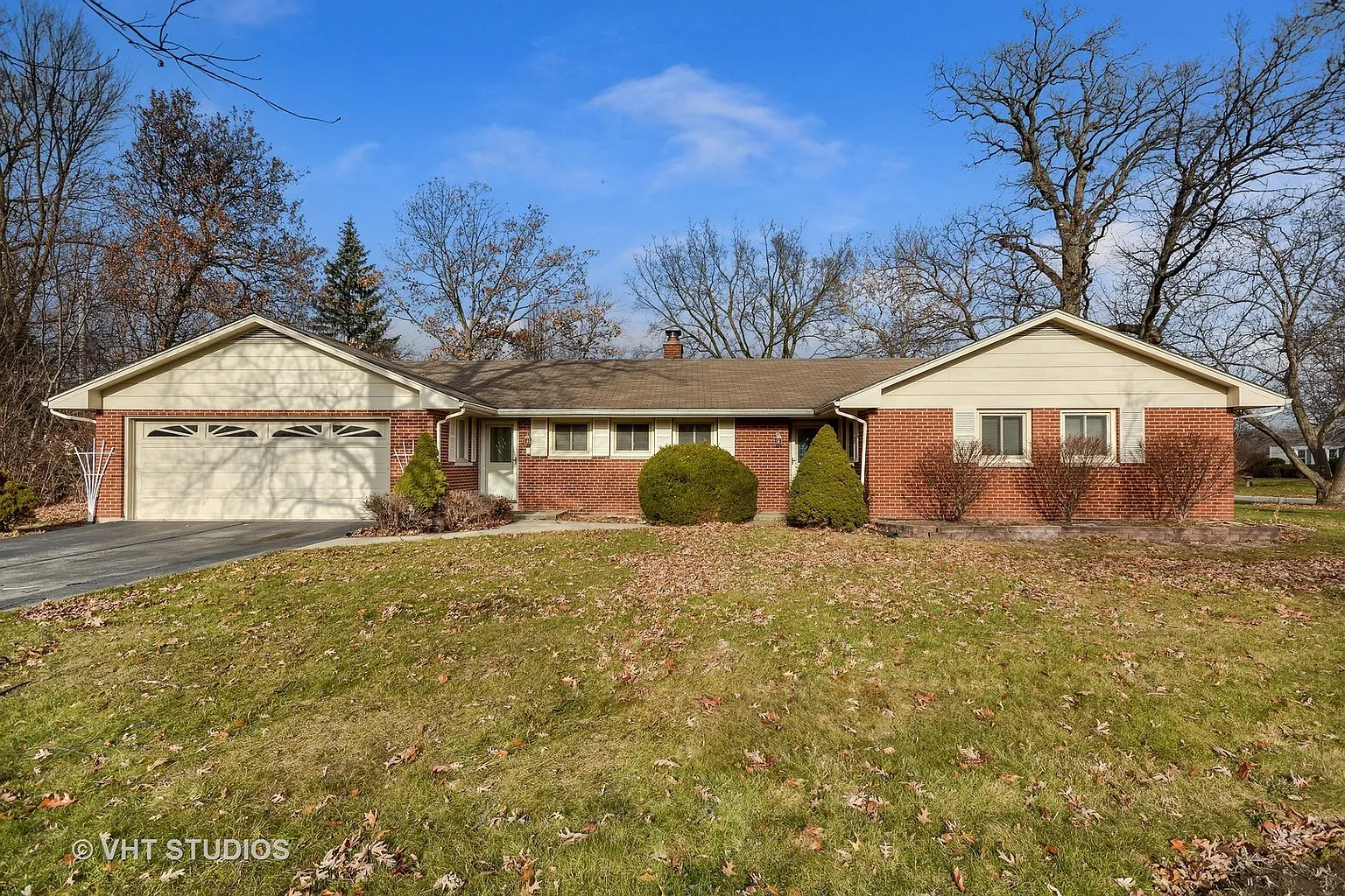 1321 Foxglove Dr photo 1