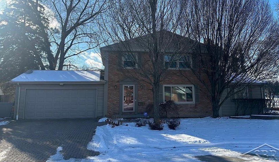 1st image of 15 Winfred Pl