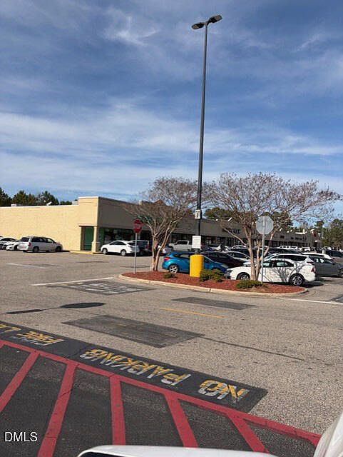 1st image of 590 E Jackson Blvd