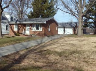 2048 W Waggoner St, Decatur, IL 62526