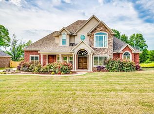 168 Newbury Ln, Deatsville, AL 36022