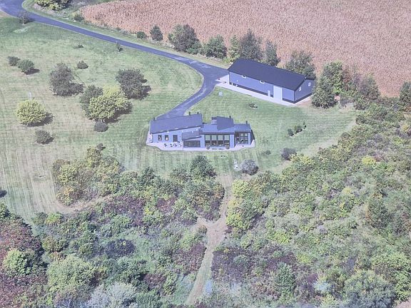 2nd image of 2318 Dyreson Rd