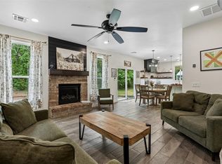 9025 E Charter Oak Rd, Guthrie, OK 73044