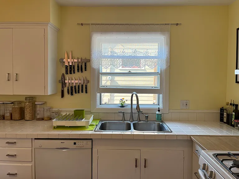 1215 NE 71st Ave — Photo 9