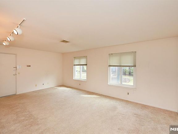 4th image of 50 Rock Rd APT A7