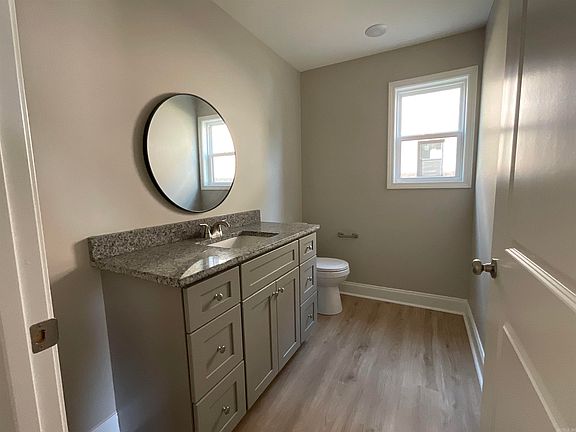 5th image of 219 & 221 N Elm St