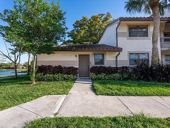 5th image of 9860 Nob Hill Ln #9860