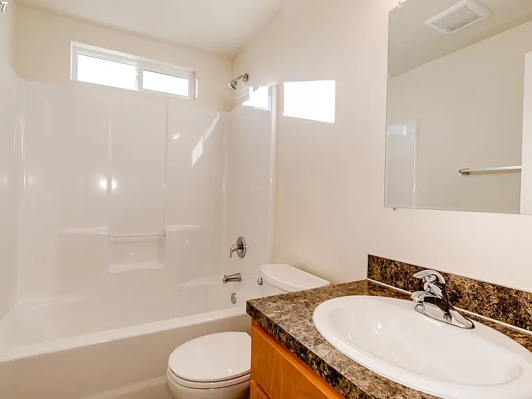 1760 W 18th Ave — Photo 9