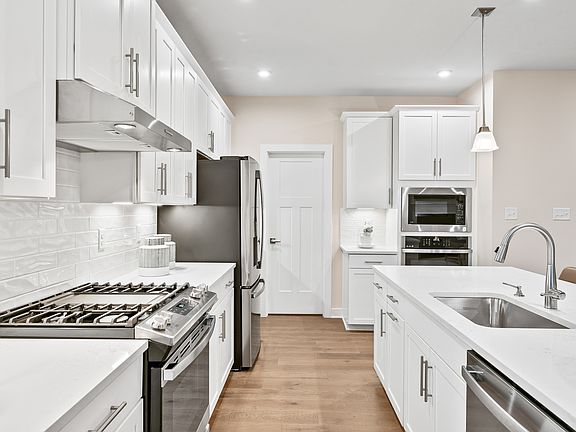 Greenwood w Finished Basement