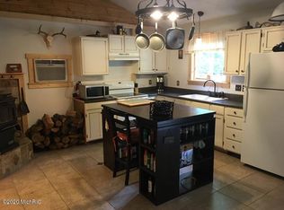 8948 E Barx Rd, Chase, MI 49623