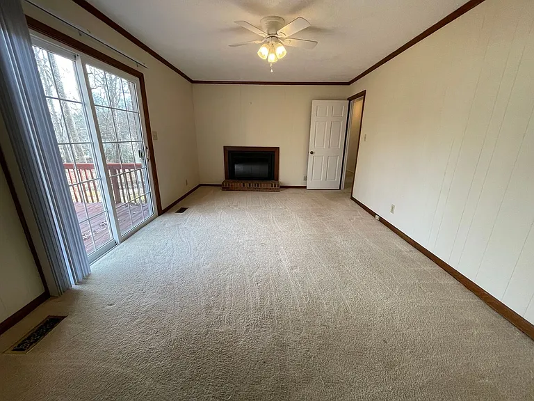 106 Downing Ct — Photo 16