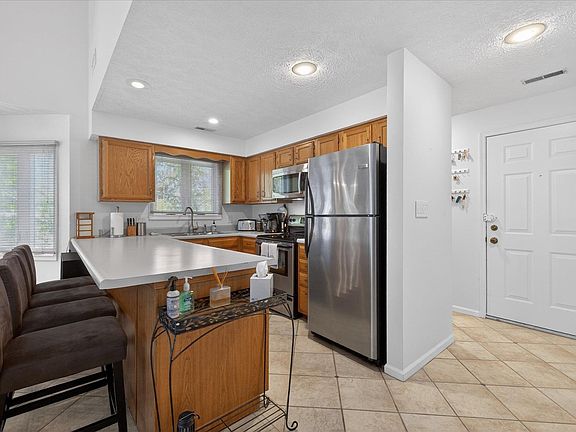 3rd image of 9708 S Harbour Pointe Dr