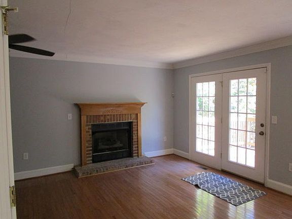 4th image of 845 Woods End Ln