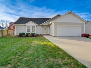 4227 Sunburst Dr, High Point, NC 27265