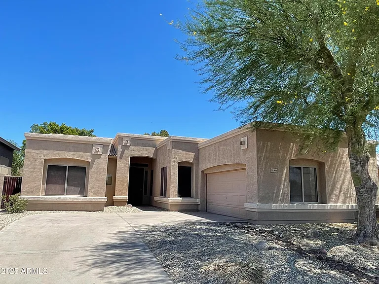 1680 W Saragosa St — Photo 3