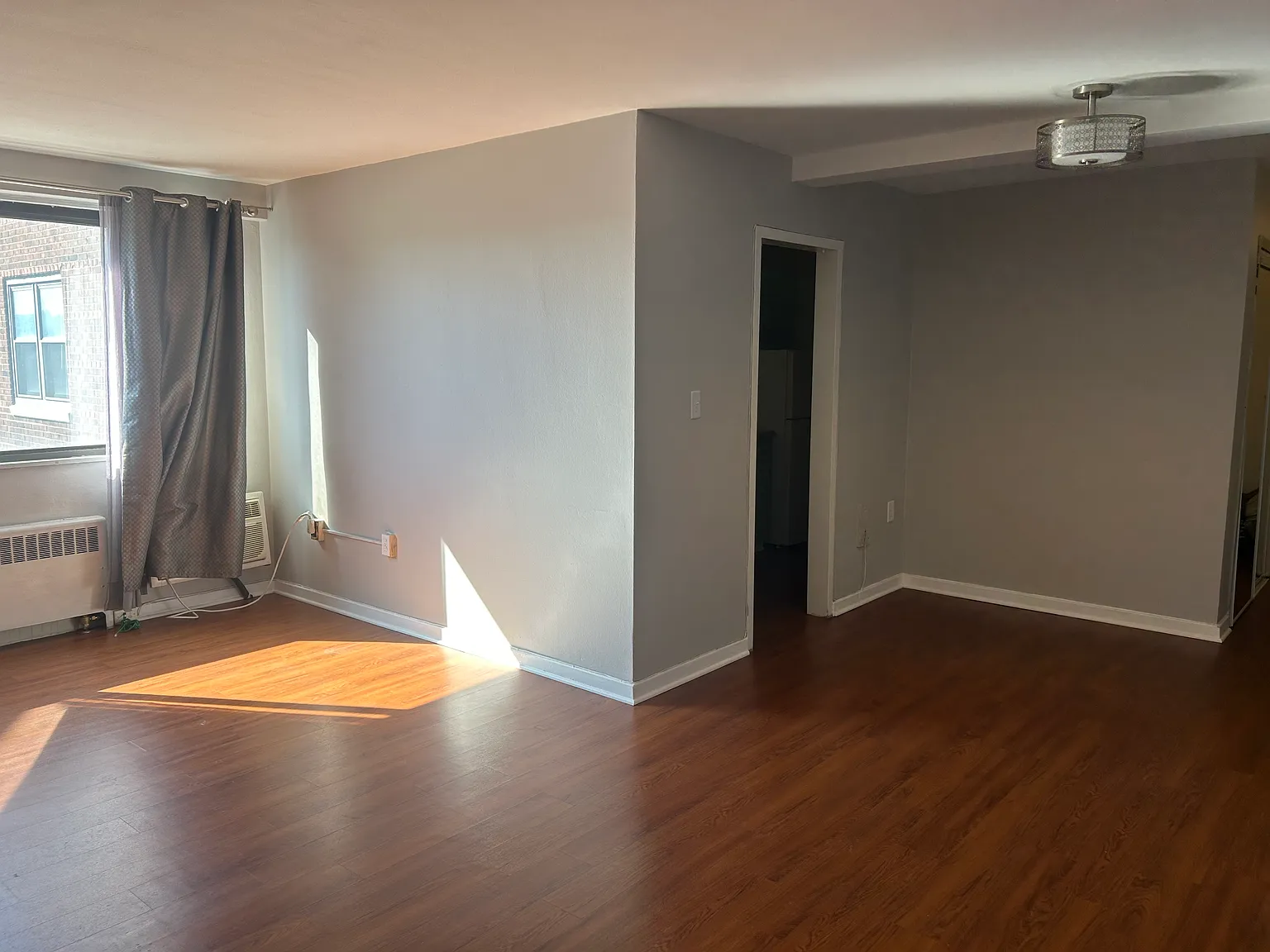 1 bed, 687 sqft, $1,100 — Photo 3