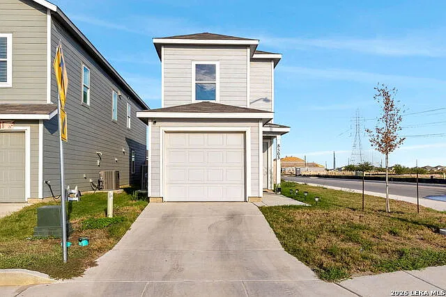 3 bed, 2.5 bath, 1360 sqft, $1,400 — Photo 1