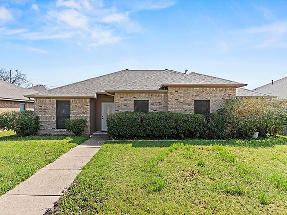 3rd image of 707 Westwind Way