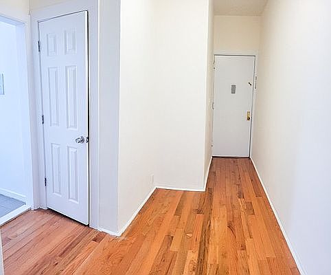 3rd image of 2541 Aqueduct Ave W #B7