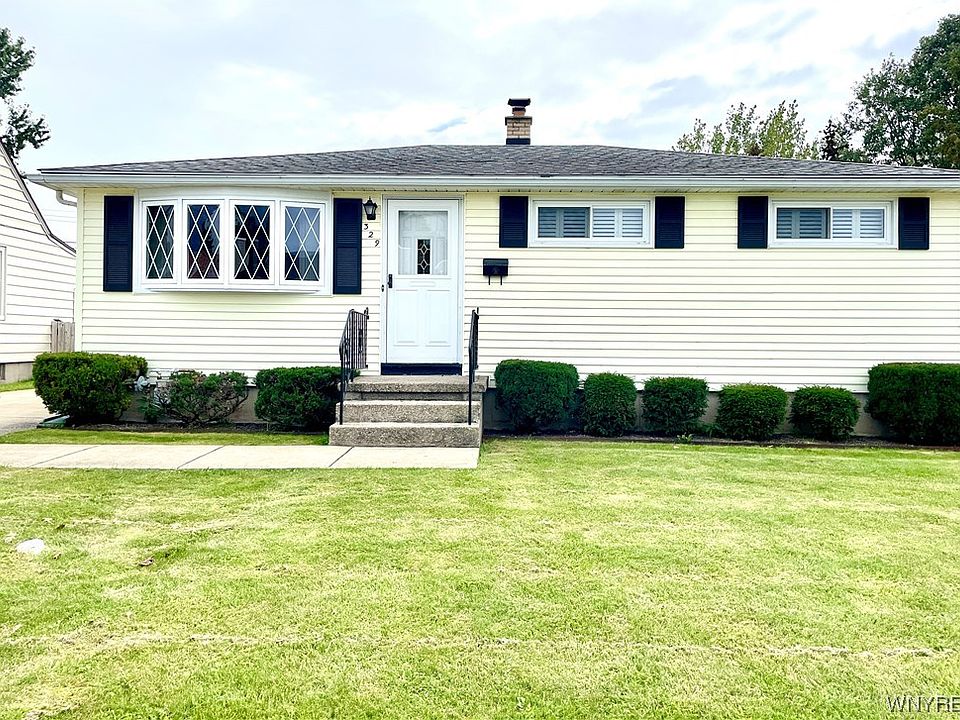 1st image of 329 Ellen Dr