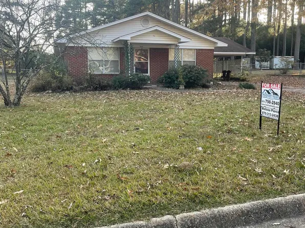 1925 Meadowlane Dr, Fordyce, AR 71742