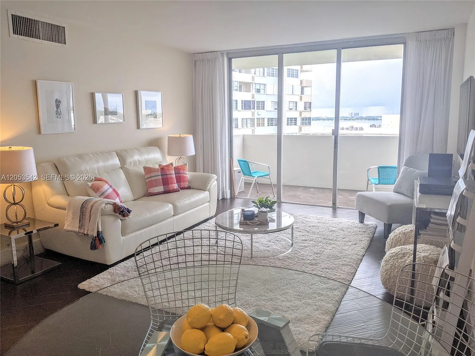 Island Terrace Condo — Photo 2