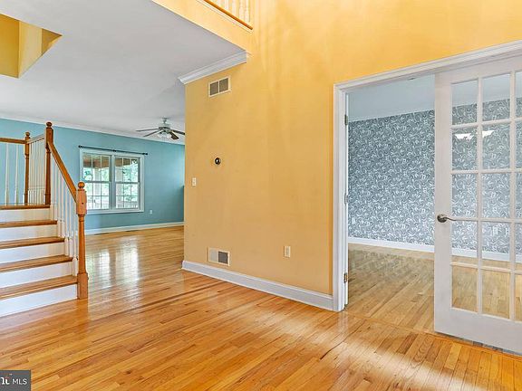 4th image of 5960 Huntington Cmns