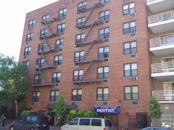 81-14 Baxter Ave APT 6G, Queens, NY 11373