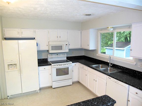 5th image of 1217 Erieview Dr