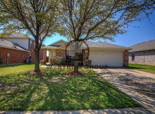 1105 Beaverwood Ln, Crowley, TX 76036